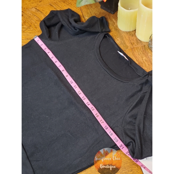 🆕️Make & Model Brushed Hacci Sweatshirt - Picture 11 of 12